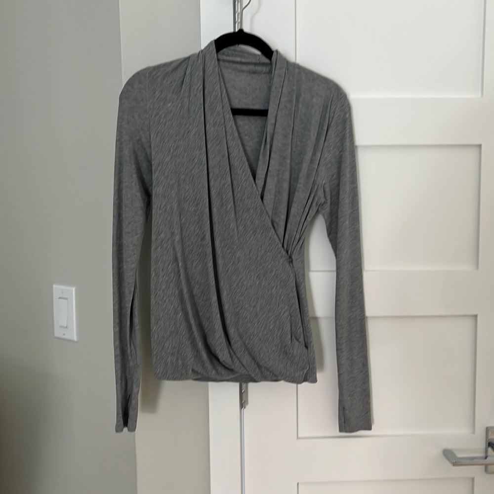 Lululemon Iconic wrap shirt size S